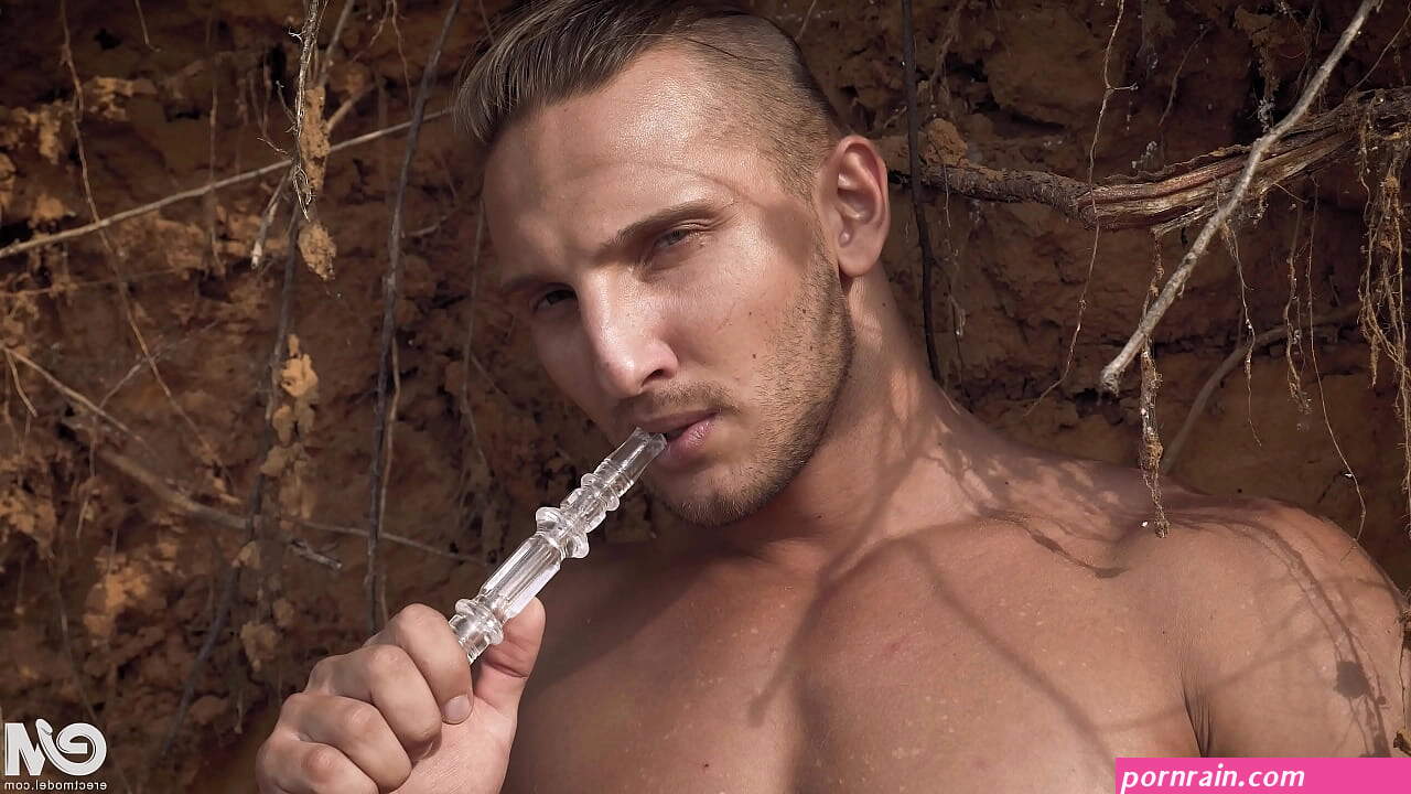 muscle nude man