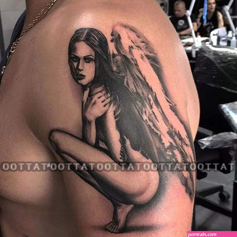 women nude with tattoos