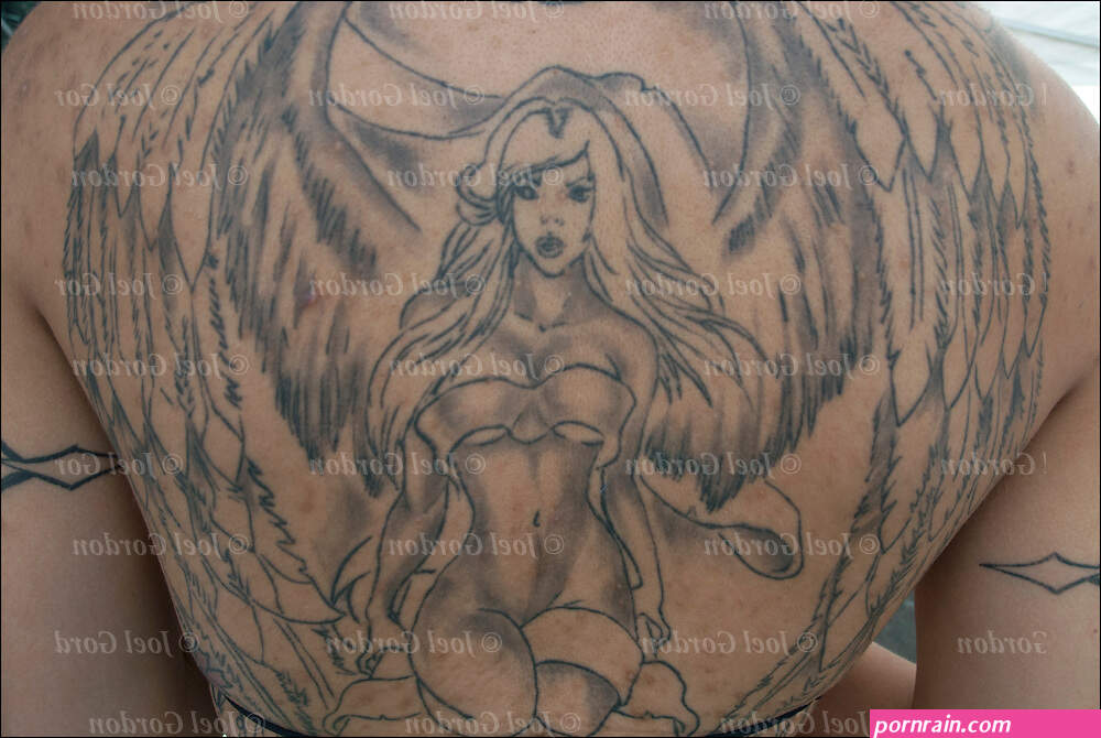 women nude with tattoos