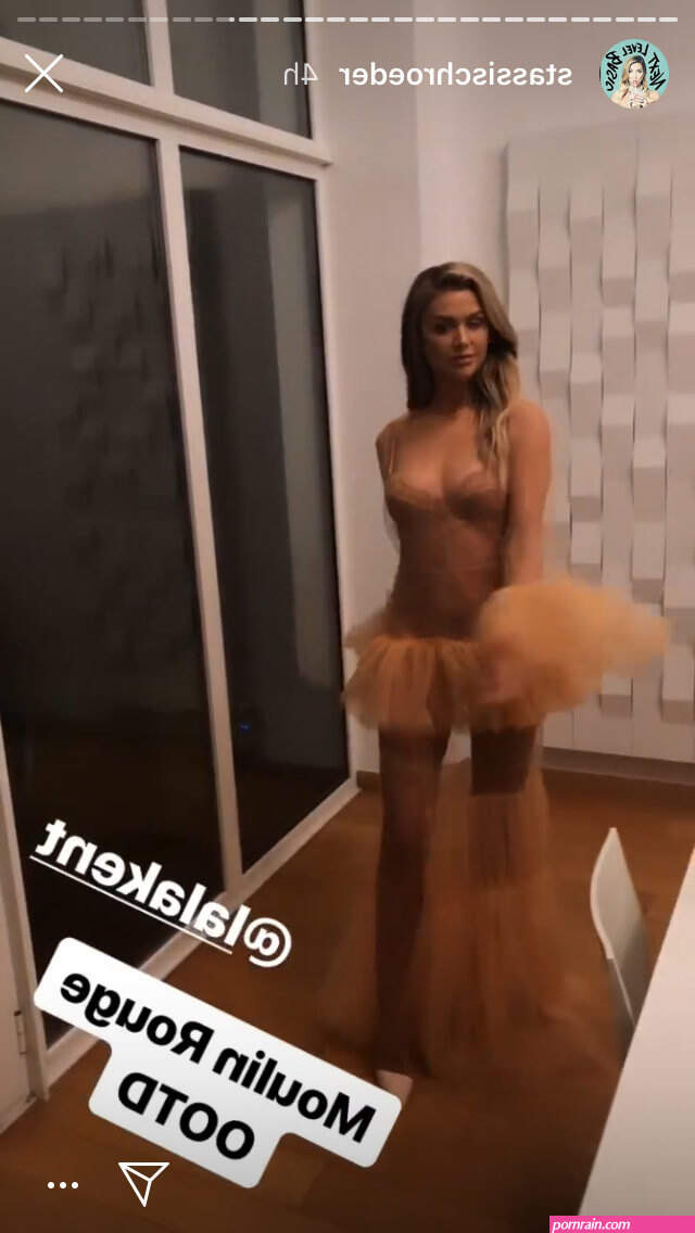 lala nude
