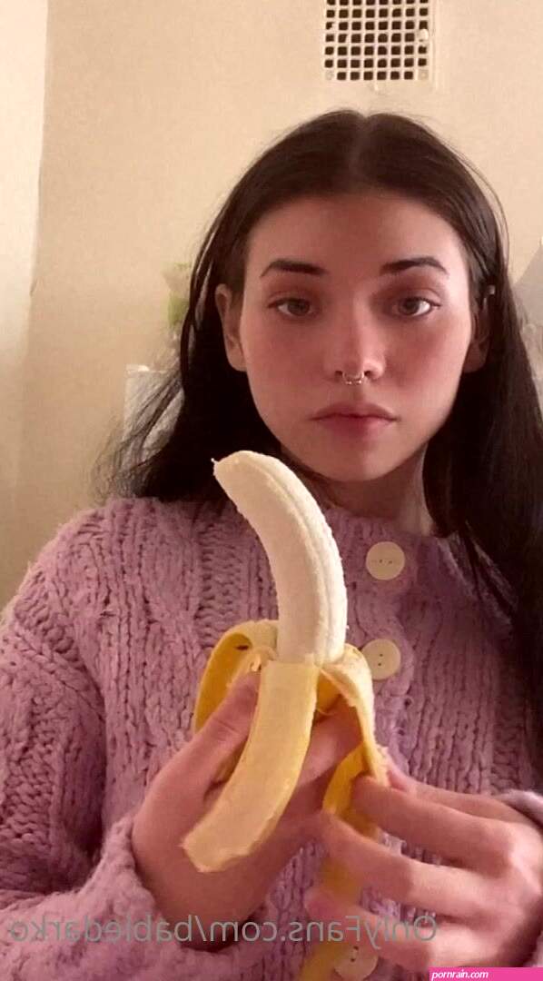 Babiedarko Banana Deepthroat OF