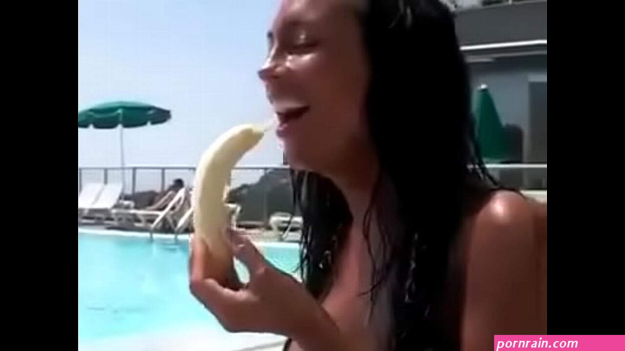Banana Deepthroat