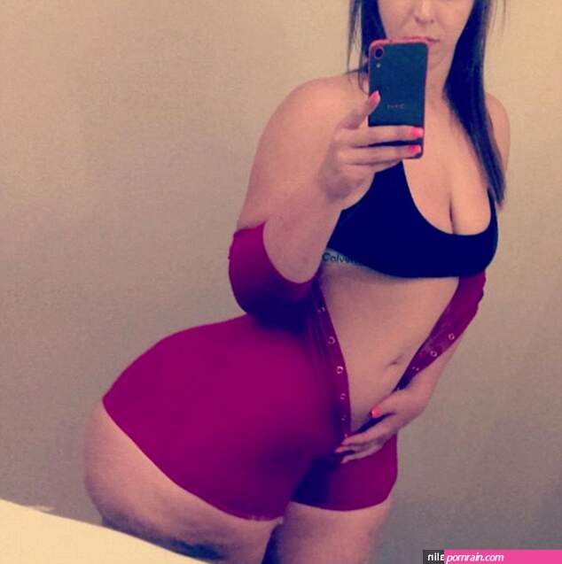 Raylynn with a 70 INCH behind proves her curves are real on Instagram | Daily Mail Online