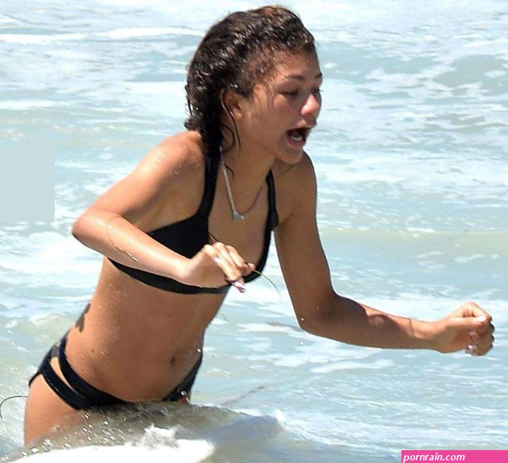 Top 50: Zendaya Nude Pussy & Sexy Tits Pictures (2023)