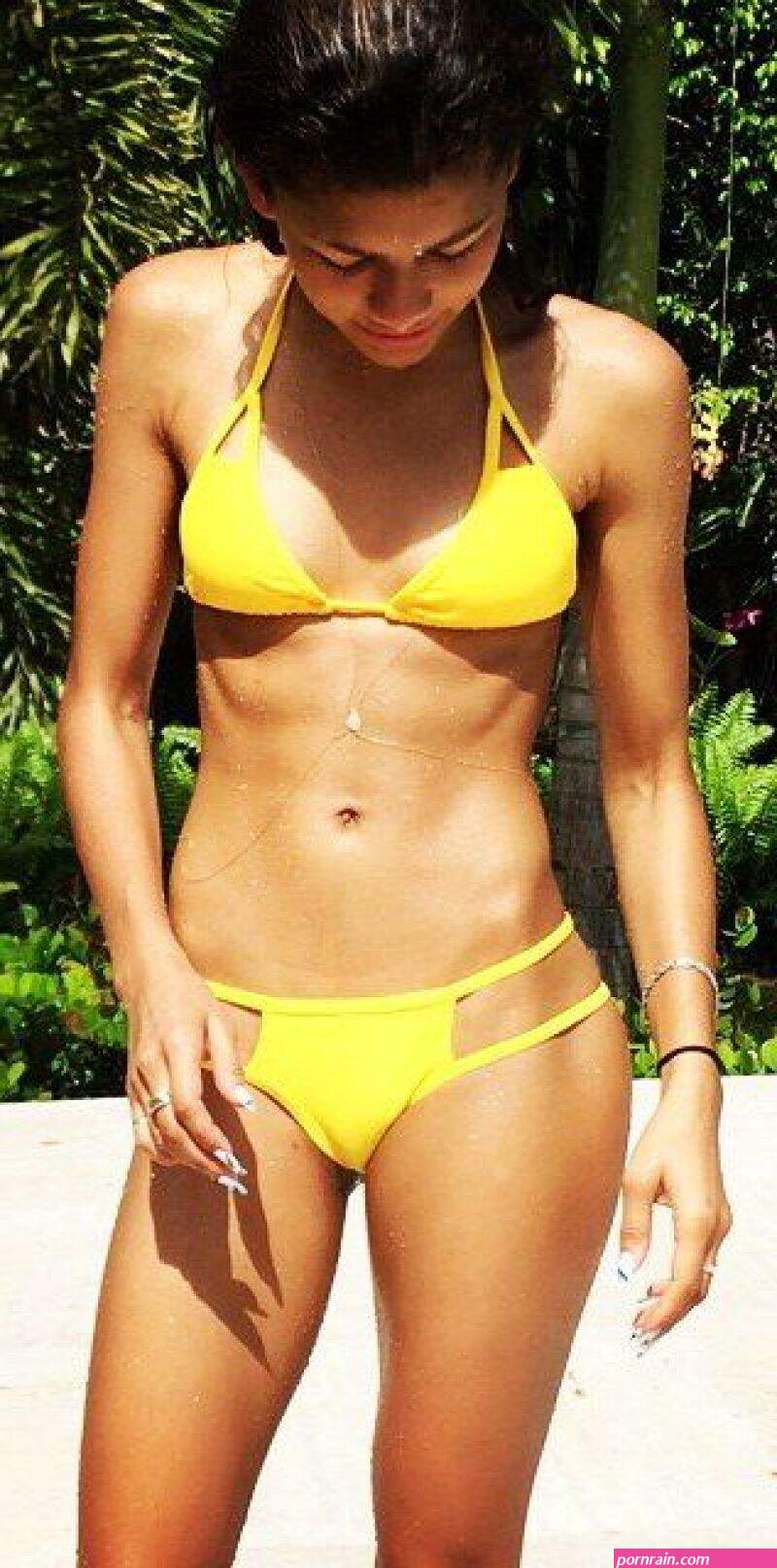 Zendaya Nude and Sexy Photo Collection