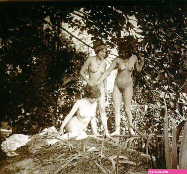 Файл:Jules Richard -Nude in the Garden, 1920.jpg — Википедия