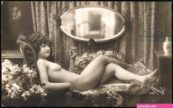 FEMALE NUDE/SMOKING 1920