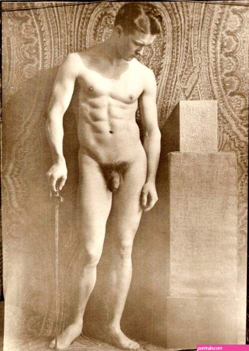 Vintage Muscle Men: 1920's Artistic Photography