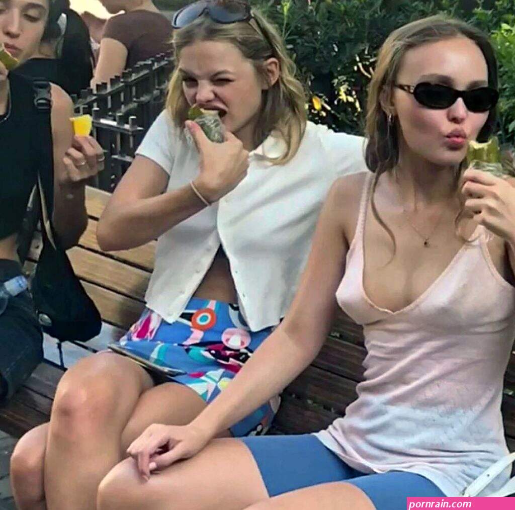 Lily-Rose Depp Nude Leaked Pics & Porn Video
