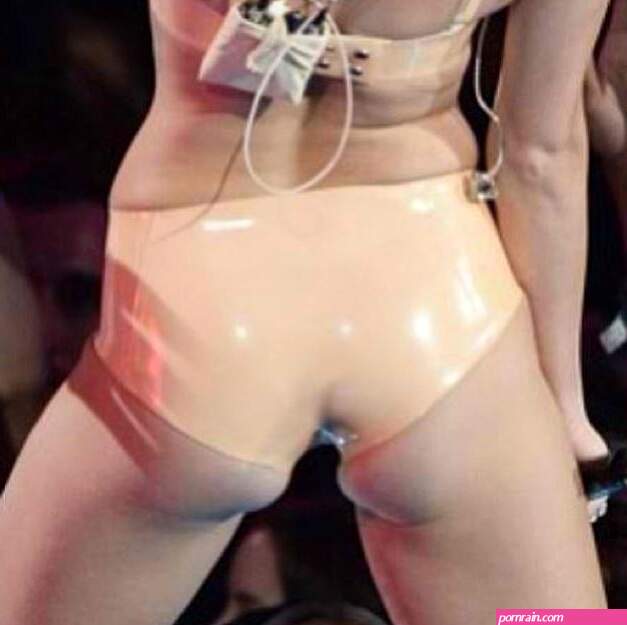 MY SPIZZOT: Miley Cyrus Booty Look Like........ At The 2013 MTV VMAs