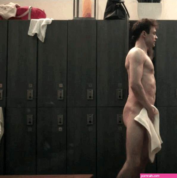 Casperfan: Thomas Doherty naked bum in Gossip Girl S01E02