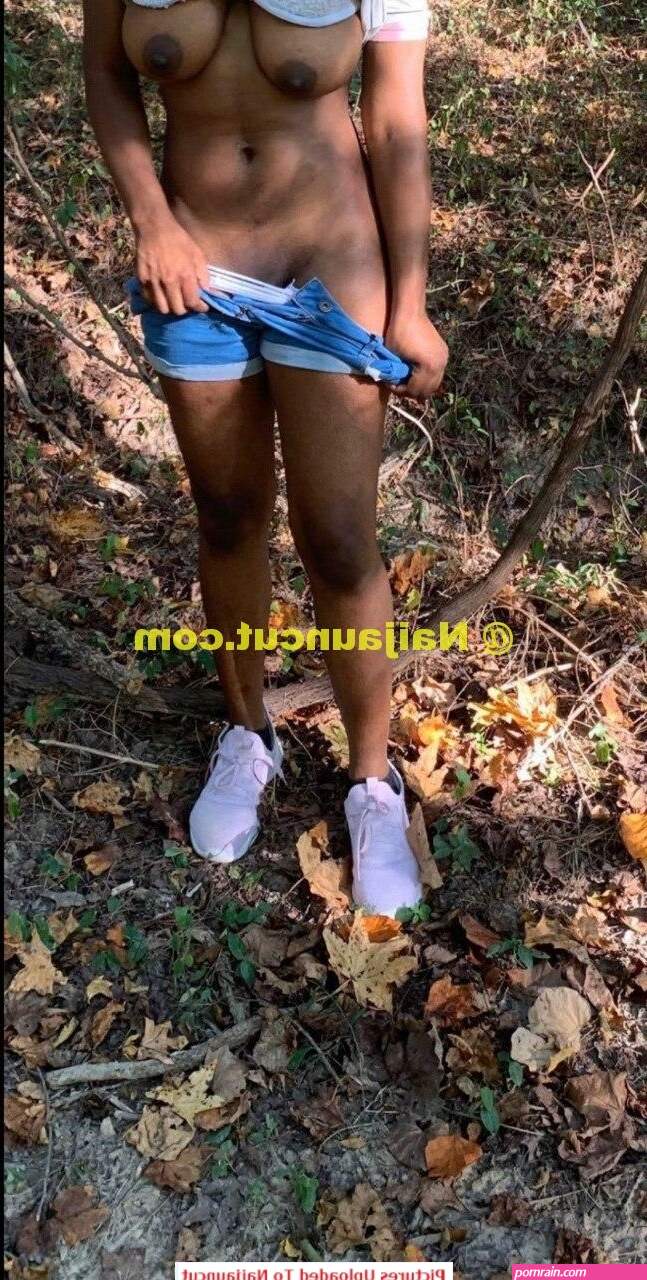 Kenya Lady With Big Pussy Clit Nude Exposed Inside Bush By Guy She Fucked