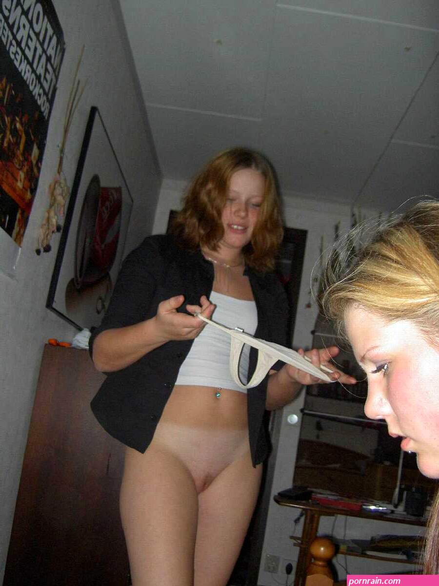 Pictures of Bottomless Girls