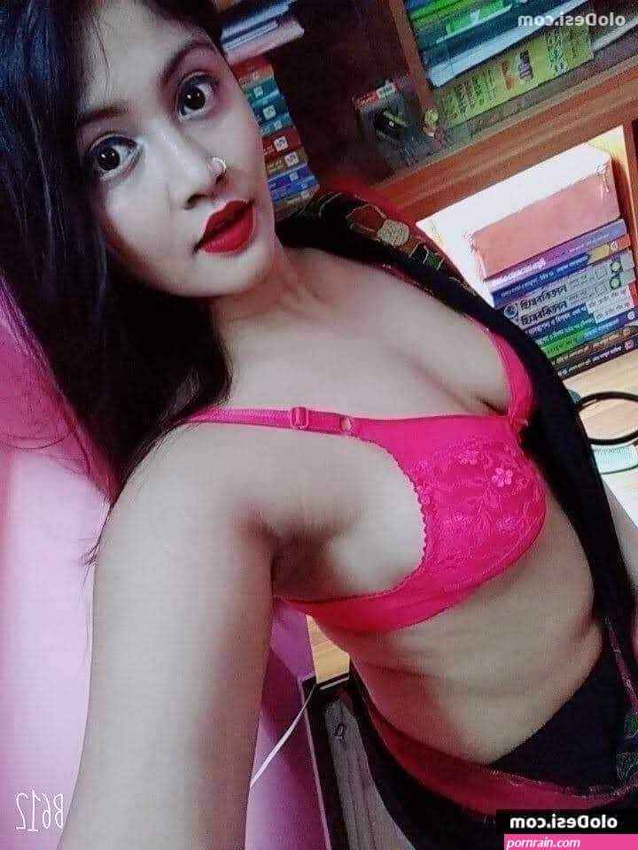 Srraboni Saba, Adomji college Girl Nudes Photo's