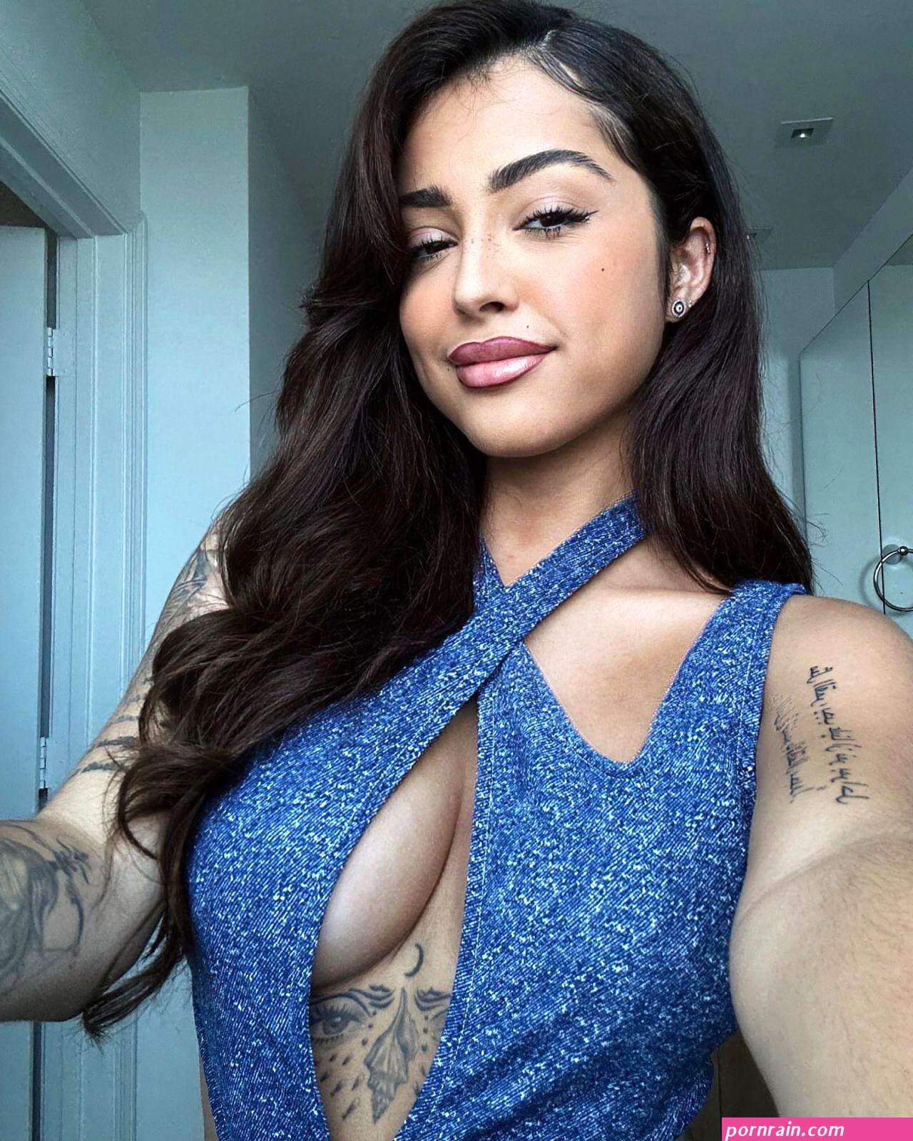 Malu Trevejo Sexy Cleavage Selfies Onlyfans Set Leaked