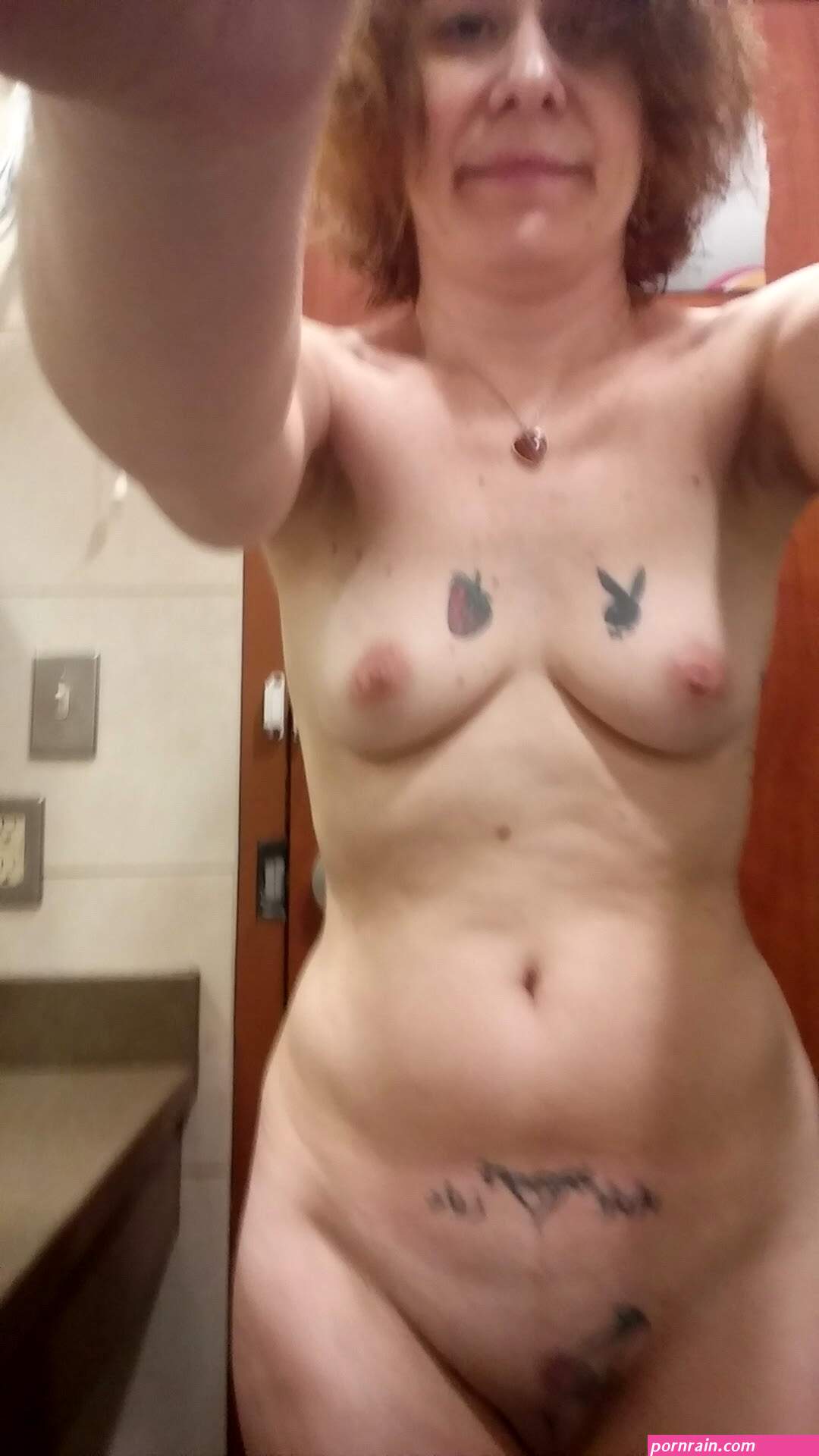 Kinky Kiwi A Toronto crackhead prostitute Porn Pics