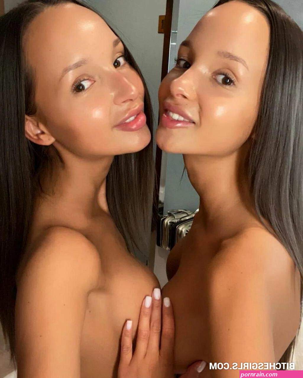 Adelalinka Twins Nude