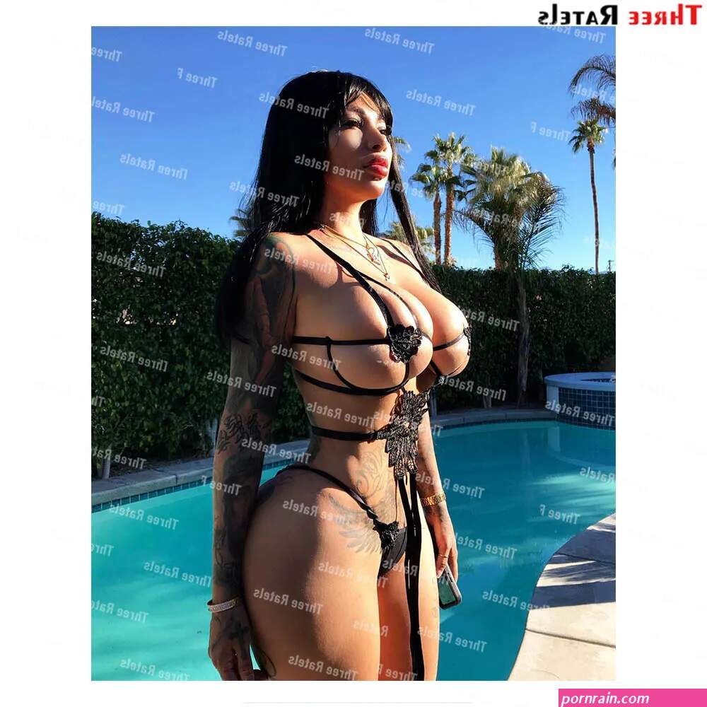 Three Ratels K498 Sexy Girl Brittanya Razavi For Bedroom Wall Toilet Mirror Decoration Waterproof Decals