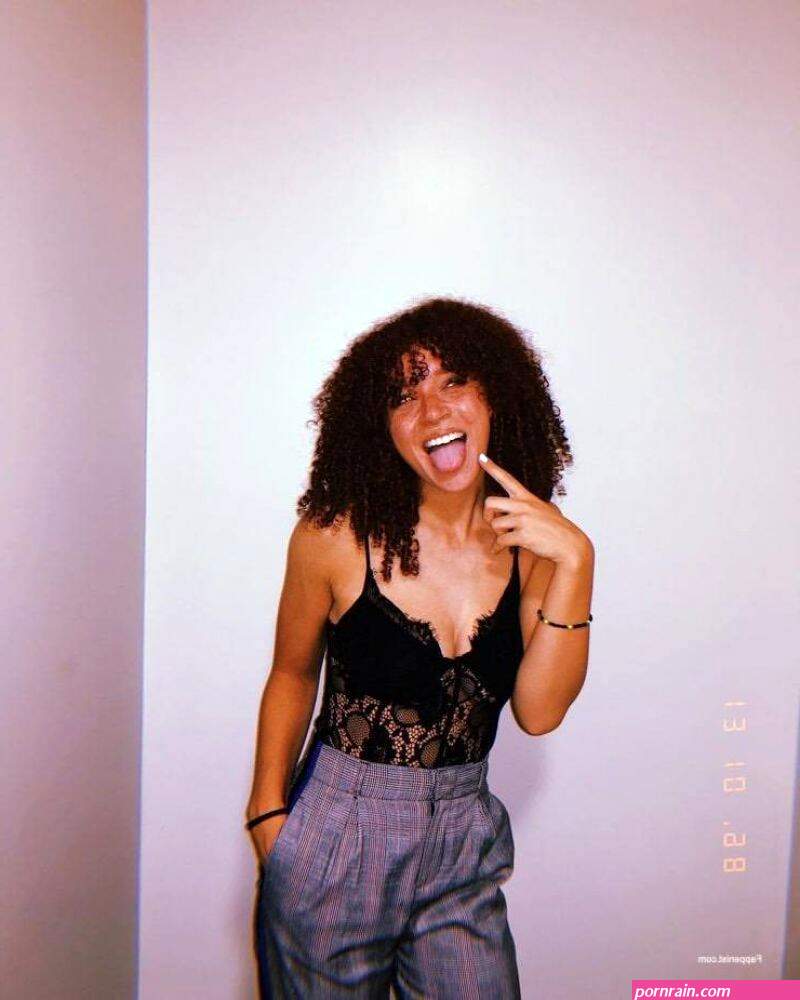 Erin Kellyman Sexy Photo Collection