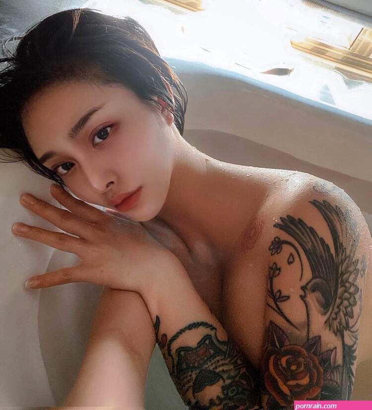 Songyuxin hitomi nude pics