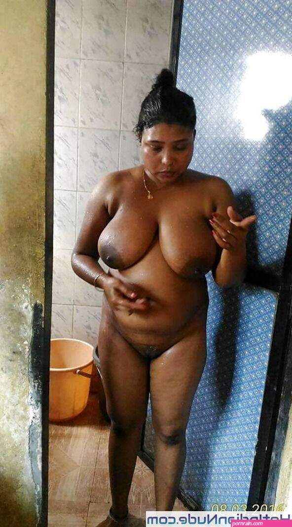 50 Sexy & Cock-hungry Tamil Aunty Nude Photos!