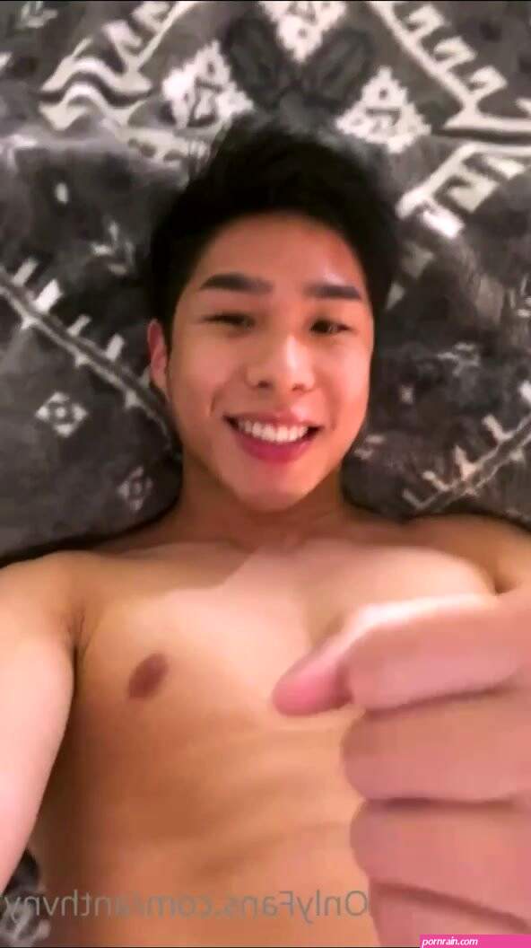 Asian cums on his face