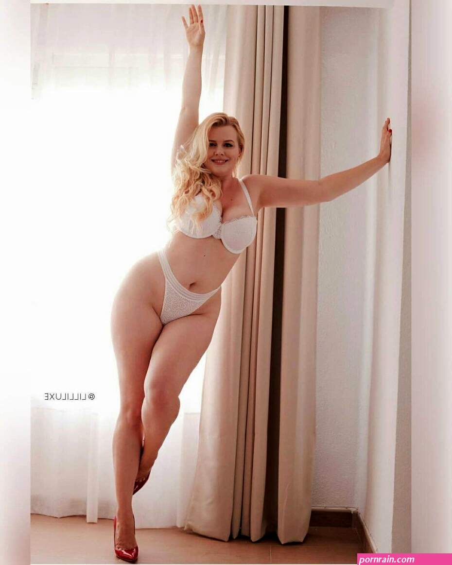 Lilli luxe plus size model