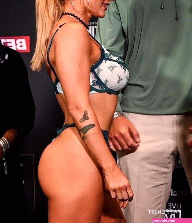 Ebanie Bridges aka Blonde Bomber Nude and Sexy Photo Collection