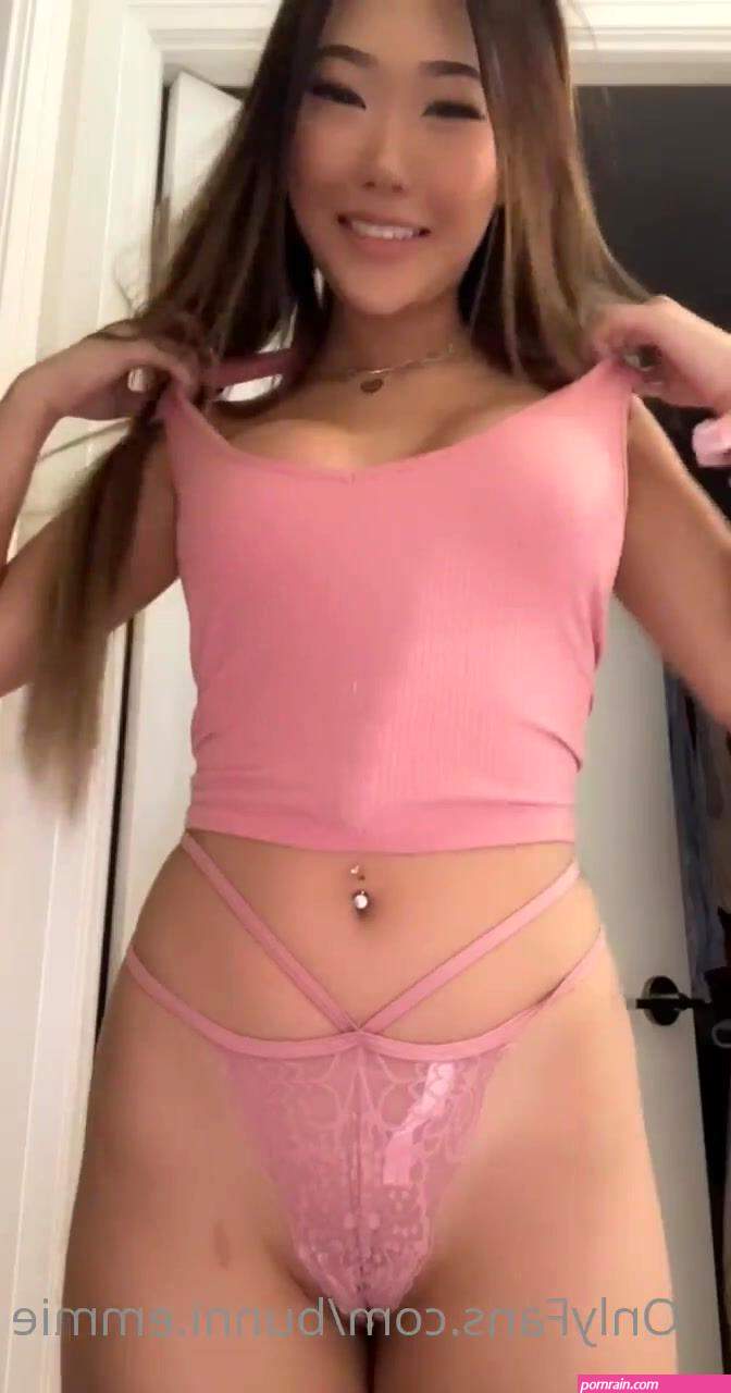 Bunni.emmie Hot Asian Reveals Her Nude Body and Fucks a Toy Onlyfans Video