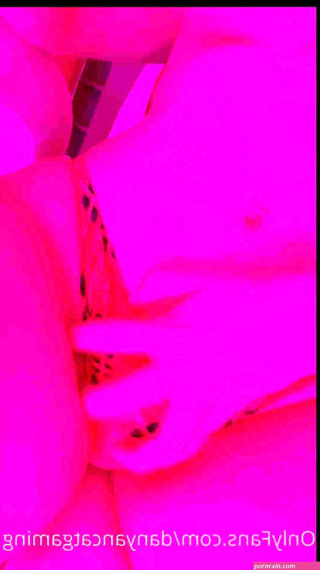DanyanCat Masturbating