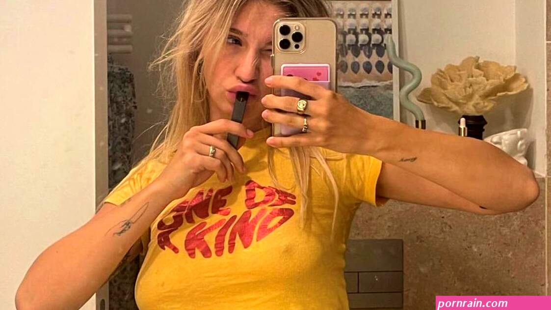 Ema Louise leaked Nudes Boobs Ass Topless 2023
