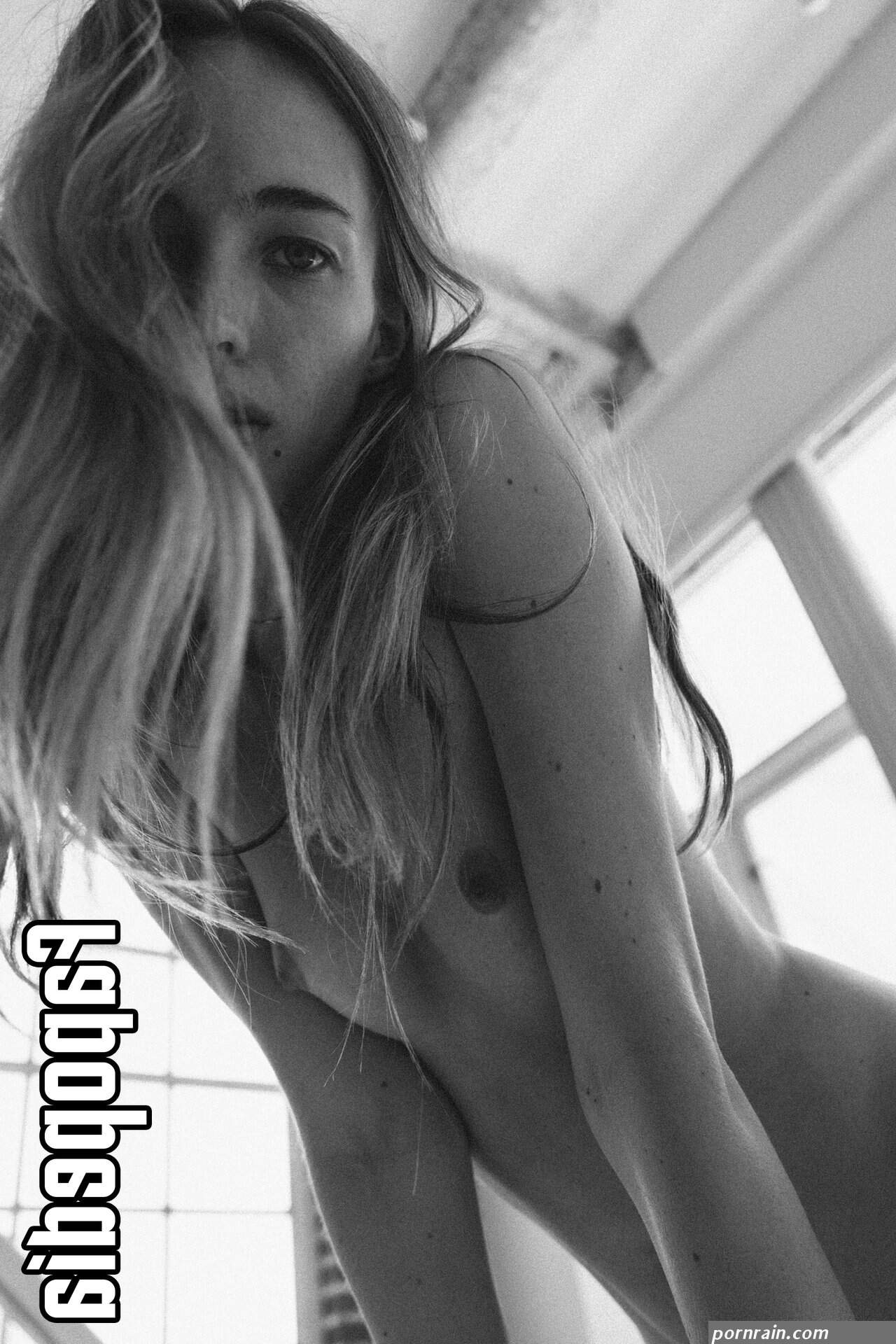 Ema McKie Nude Leaks