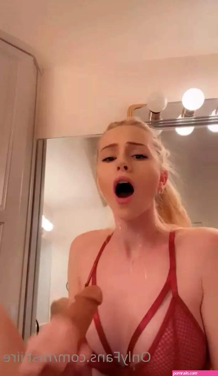 MsFiiire Deepthroat Dildo Blowjob