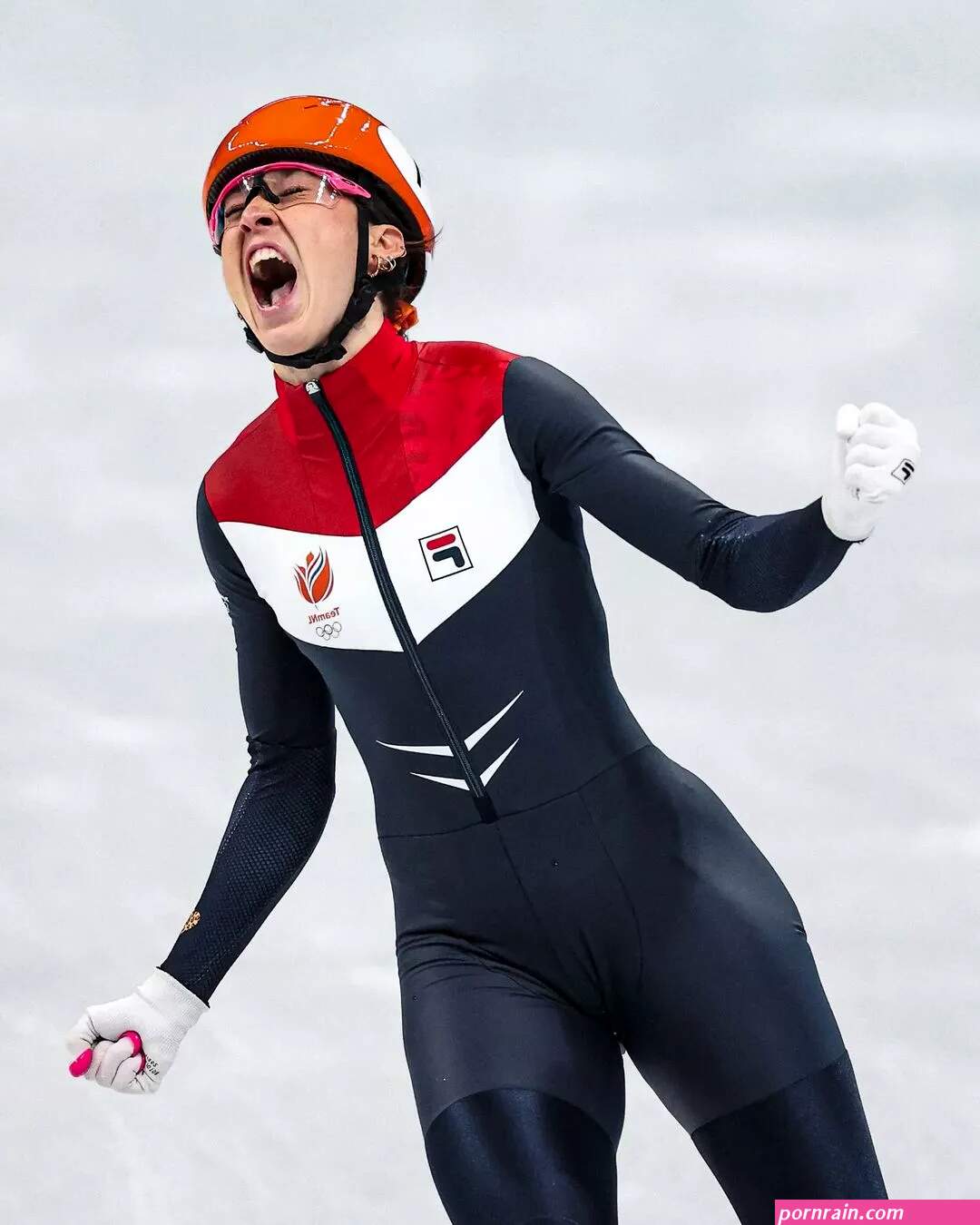 Suzanne schulting dutch short track speed skater nudes in Ohlympics