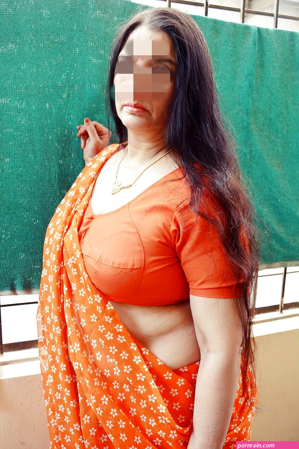 bhabhi blouse open photos