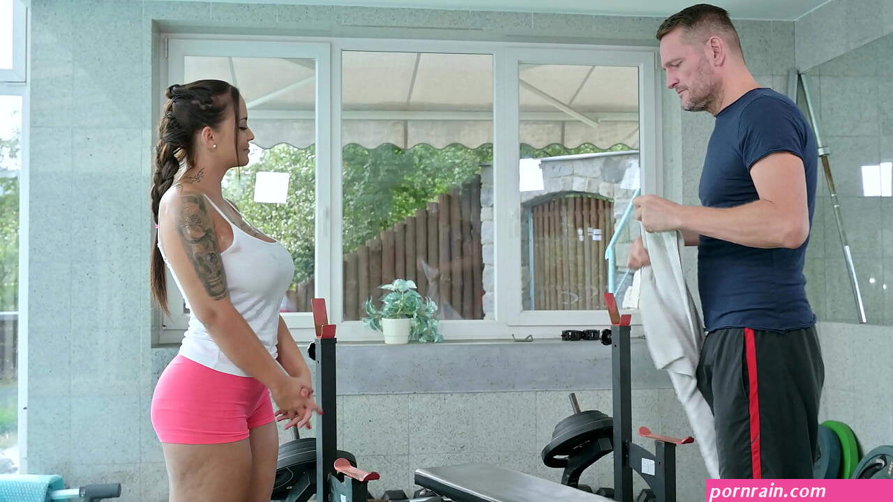 Slutty Big Boobed Babe Jennifer Mendez Enjoys Deep DP Fucking At The Gym GP2579