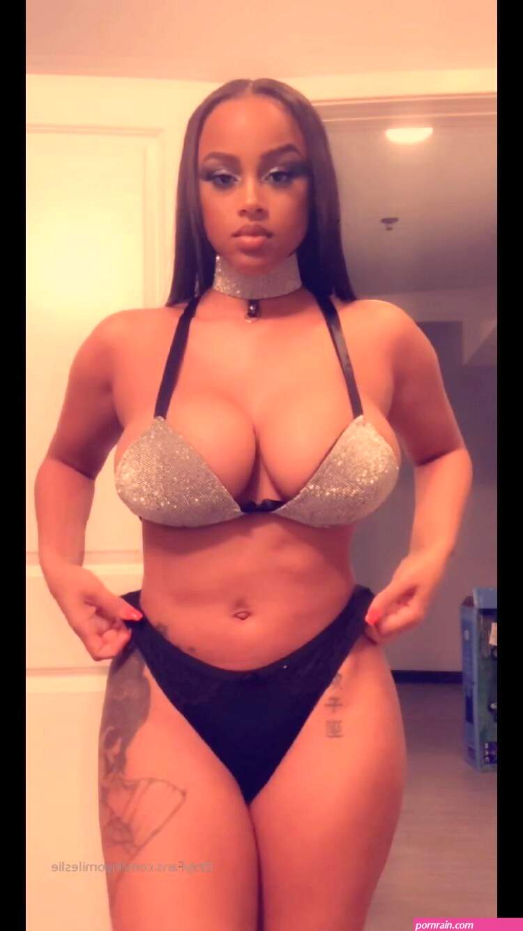 Kiyomi Leslie Mega DM me now