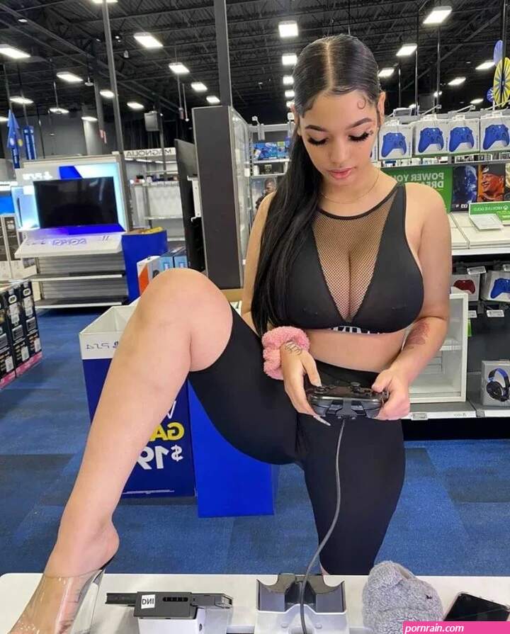 Lexi2legit hot pics are here And you should check her out!