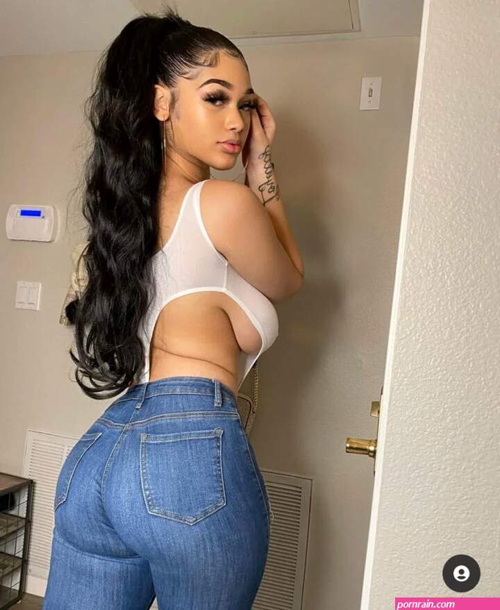 Lexi2legit hot pics are here And you should check her out!