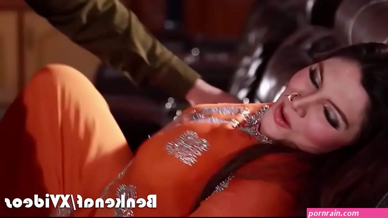 Khushboo fucked huge facial by actor Chinyoti
