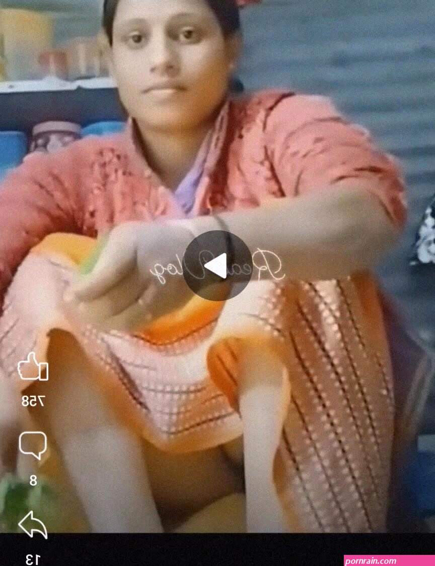 Aunty pussy upskirt