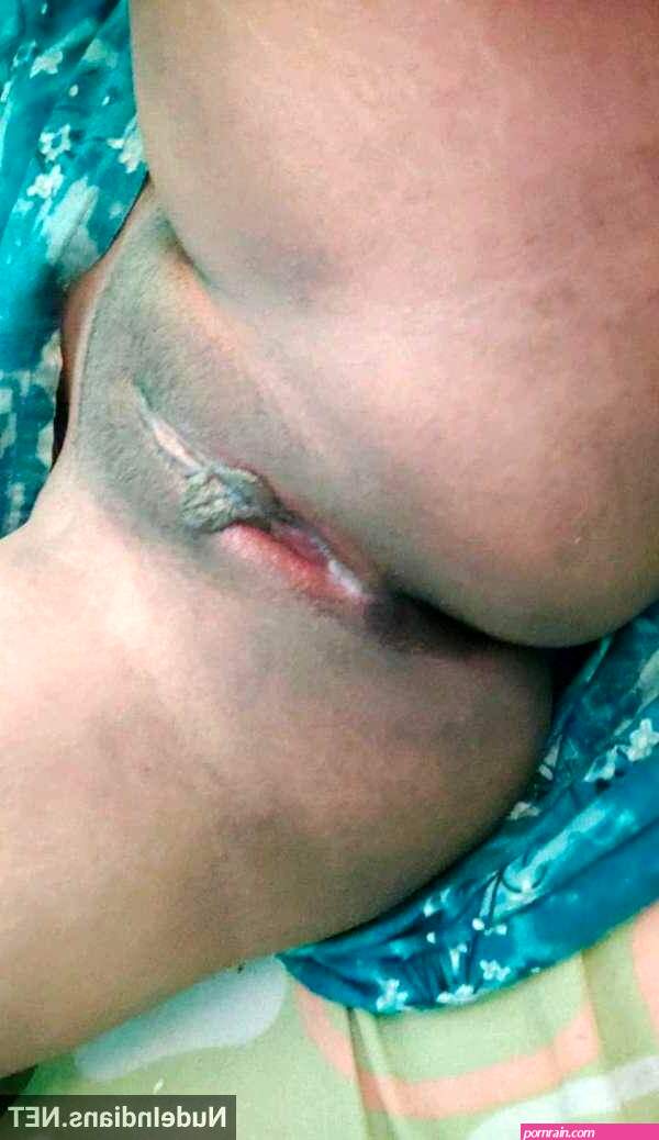 Leaked nude Indian bhabhi and MILF pussy xxx pics
