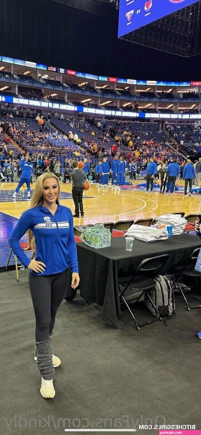 Kindly Myers Instagram Nude Influencer