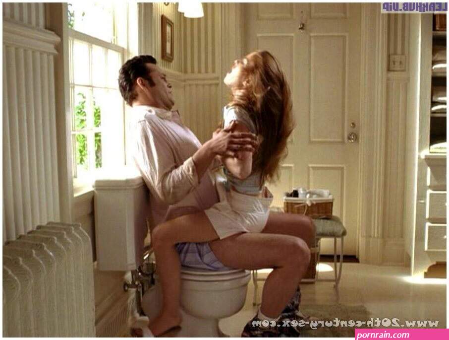 Isla Fisher Nude Photos