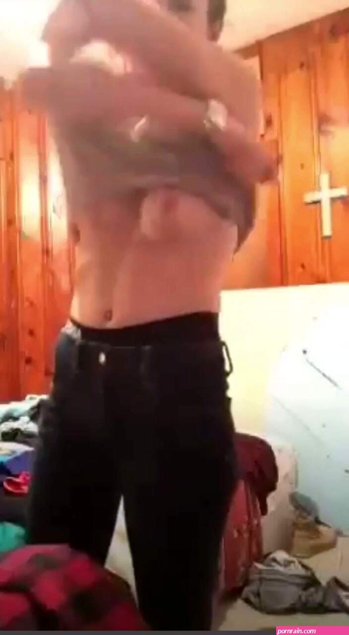 Accidental nipple slip on cam