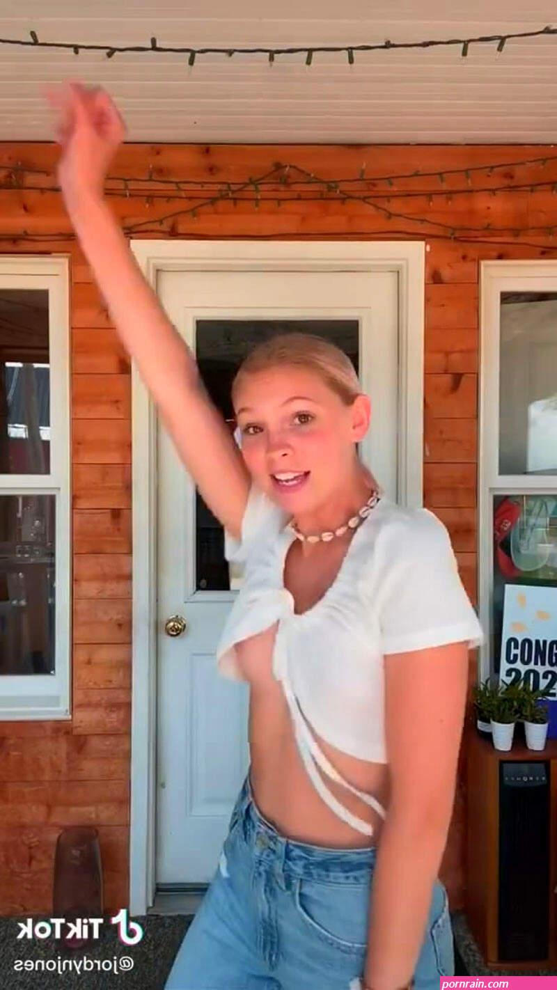 Jordyn Jones Accidental Nip Slip on TikTok