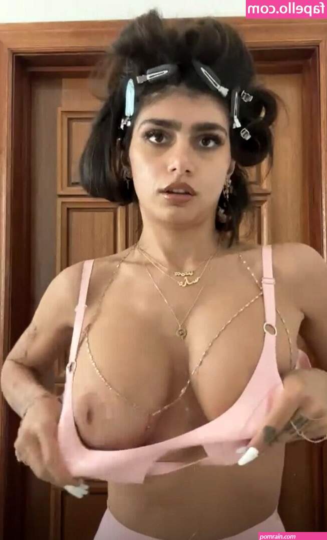 Mia Khalifa / miak / miakhalifa Nude Leaked OnlyFans/Patreon Photo #2046