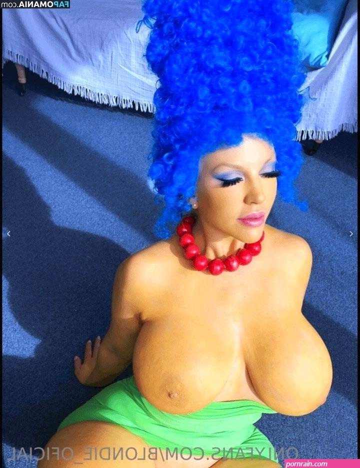 Blondie Fesser blondieoficial blondiebuns Nude OnlyFans Leaked Photo 1