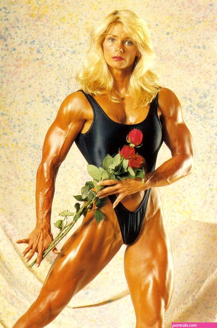 Raye Hollitt