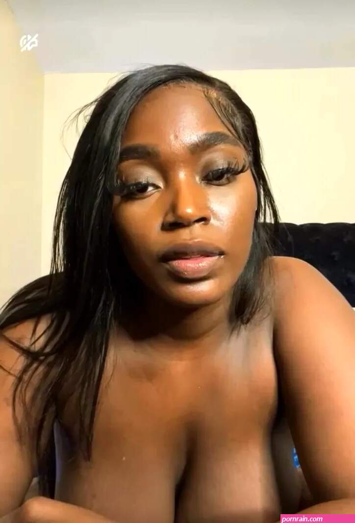 Big Booty Ebony Twerking On Bed While Naked Video